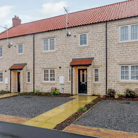 Holiday home Popleys